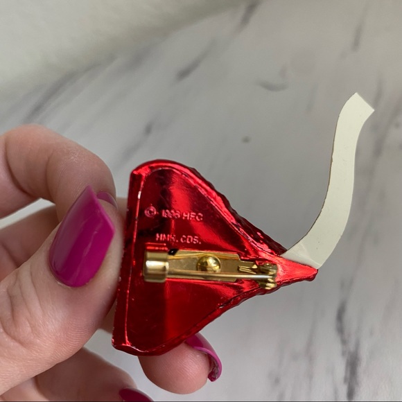 Vintage 1996 Hallmark Hershey’s Kiss Chocolate Lapel Pin Brooch - Picture 10 of 12